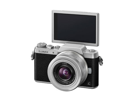 Panasonic Lumix GF7 con LCD per selfie